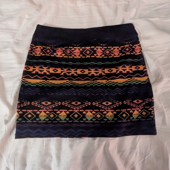 Nollie Black and Orange Geometric Pencil Skirt - Picture 2 of 3